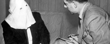 Foto del giorno: il cappuccio bianco che scatenò la Guerra Fredda