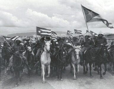 Foto del giorno: la Rivoluzione Cubana a cavallo