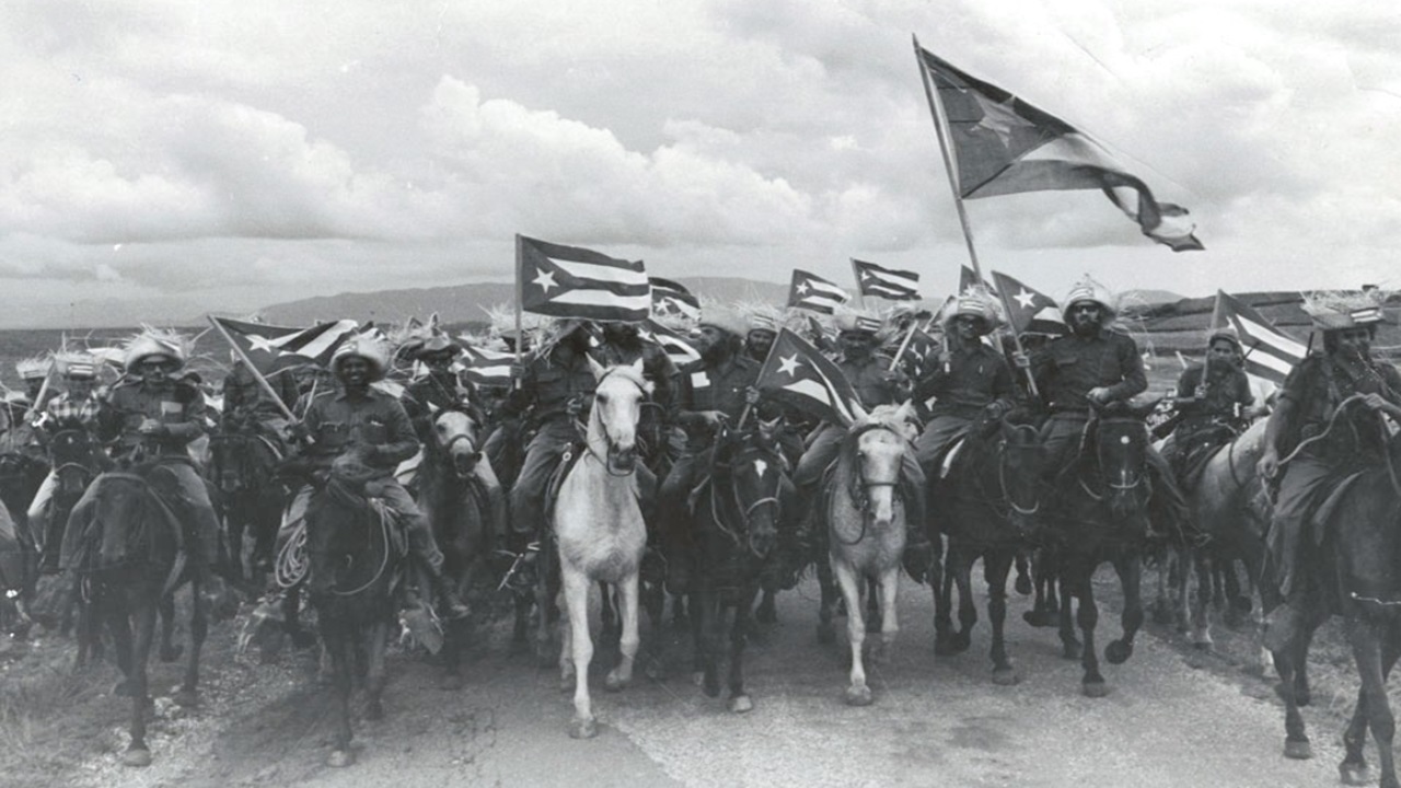 Foto del giorno: la Rivoluzione Cubana a cavallo