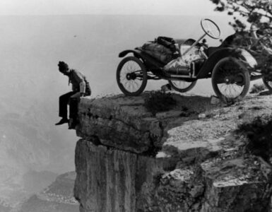 Foto del giorno: sull'orlo del precipizio