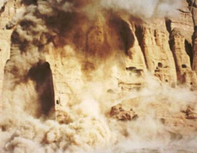 Quando i talebani distrussero i Buddha di Bamiyan, ma permisero la scoperta di inediti reperti