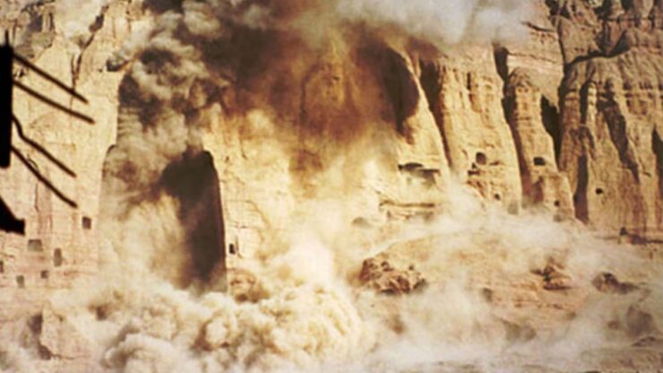 Quando i talebani distrussero i Buddha di Bamiyan, ma permisero la scoperta di inediti reperti