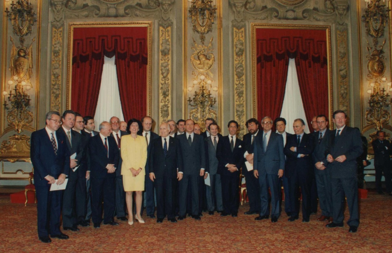 Cavaliere foto primo governo coalizione