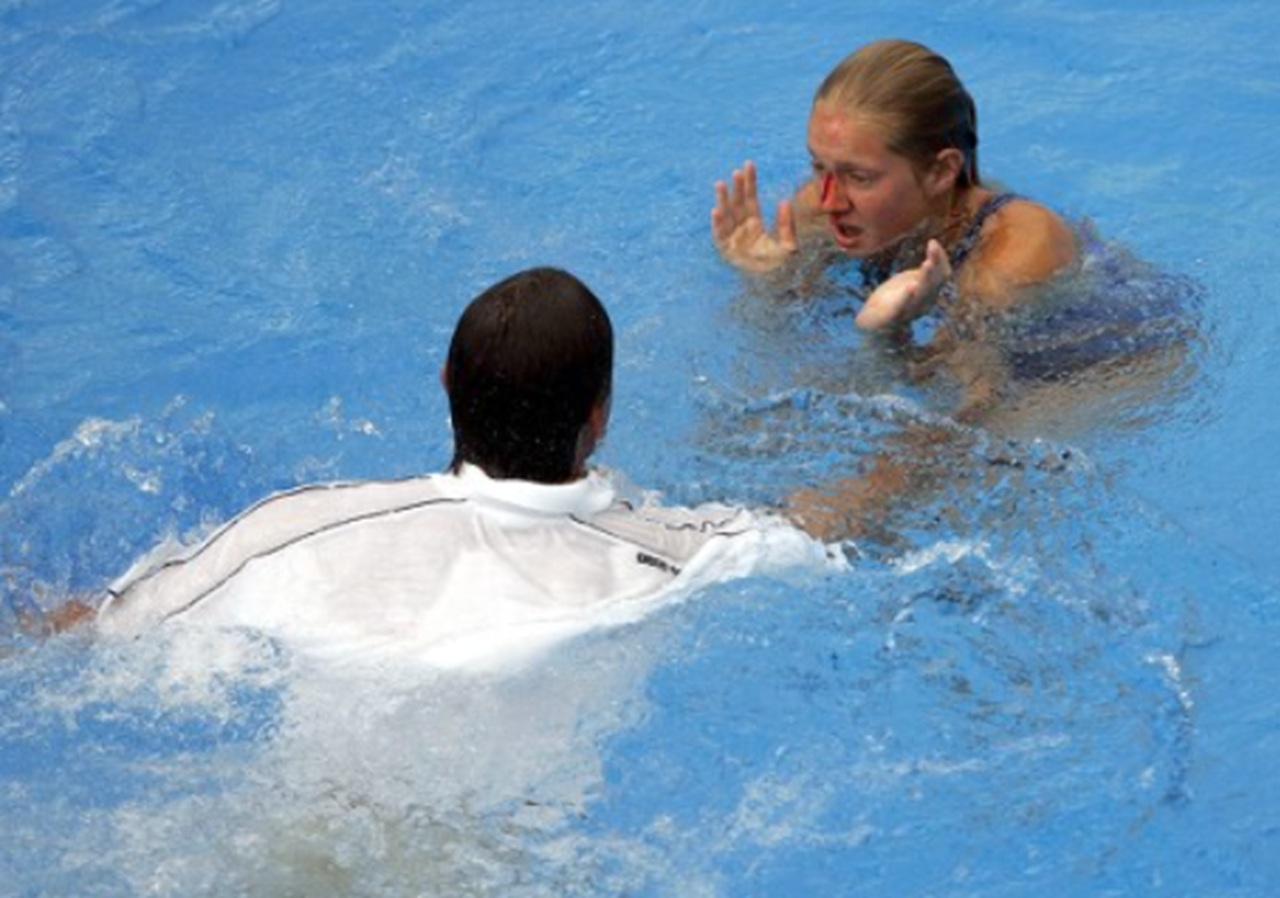 tuffo soccorsi per Chelsea Davis