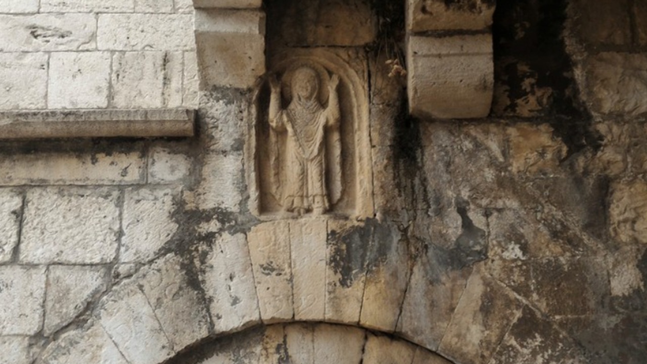 La curiosa storia della Madonna del "non ne so niente" di Barletta