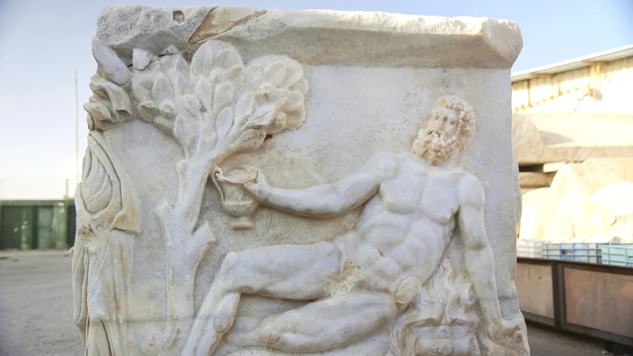 sarcofago dioniso ercole