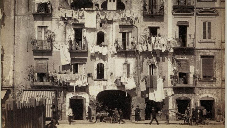 Foto del giorno: scorci di una Napoli che non c'è più