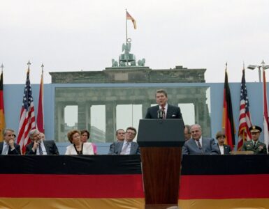 Foto del giorno: Tear down this wall!