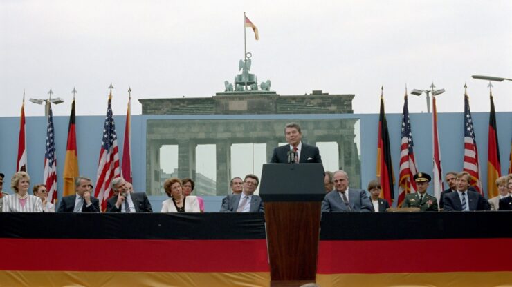 Foto del giorno: Tear down this wall!