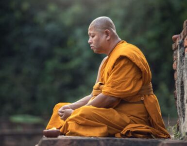 L'abito che fa il monaco, i colori e le tradizioni del Buddhismo