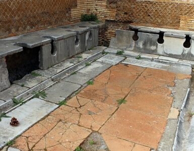latrina roma