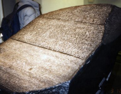 ritrovamenti stele rosetta