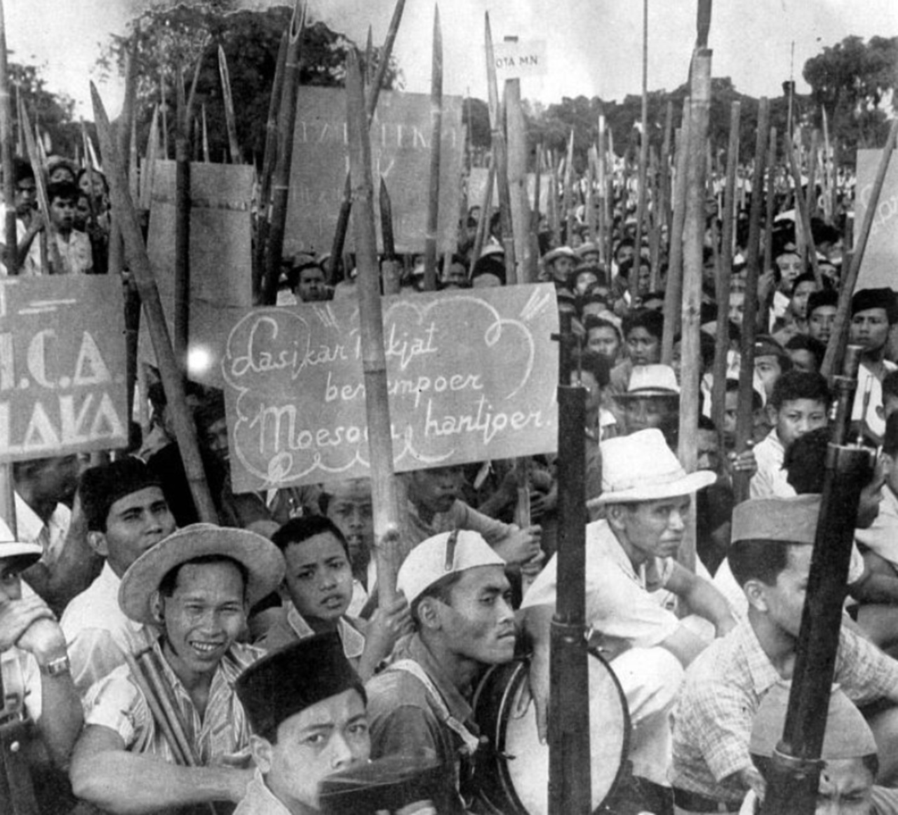 17 agosto manifestanti indonesiani indipendenza