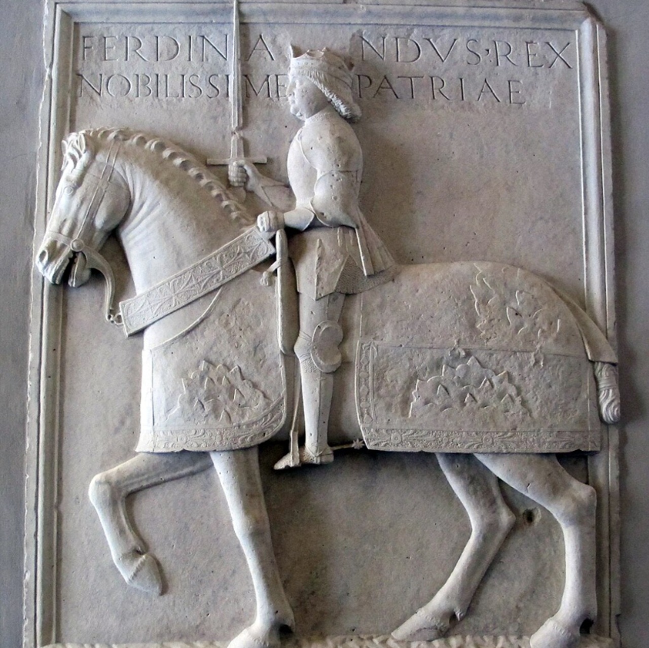 19 agosto foto scultura Ferrante d'Aragona