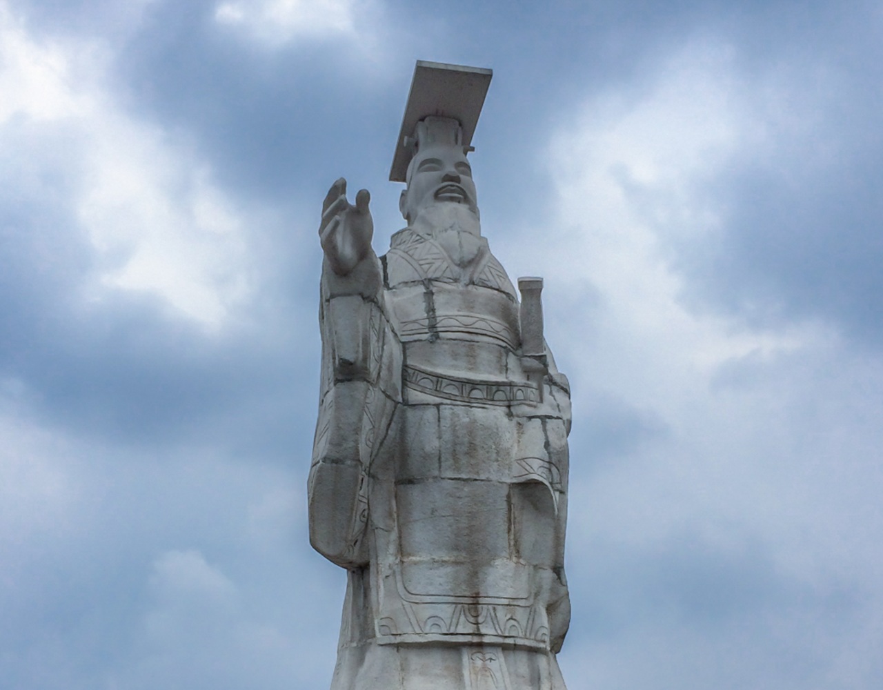 cappello statua imperatore cinese