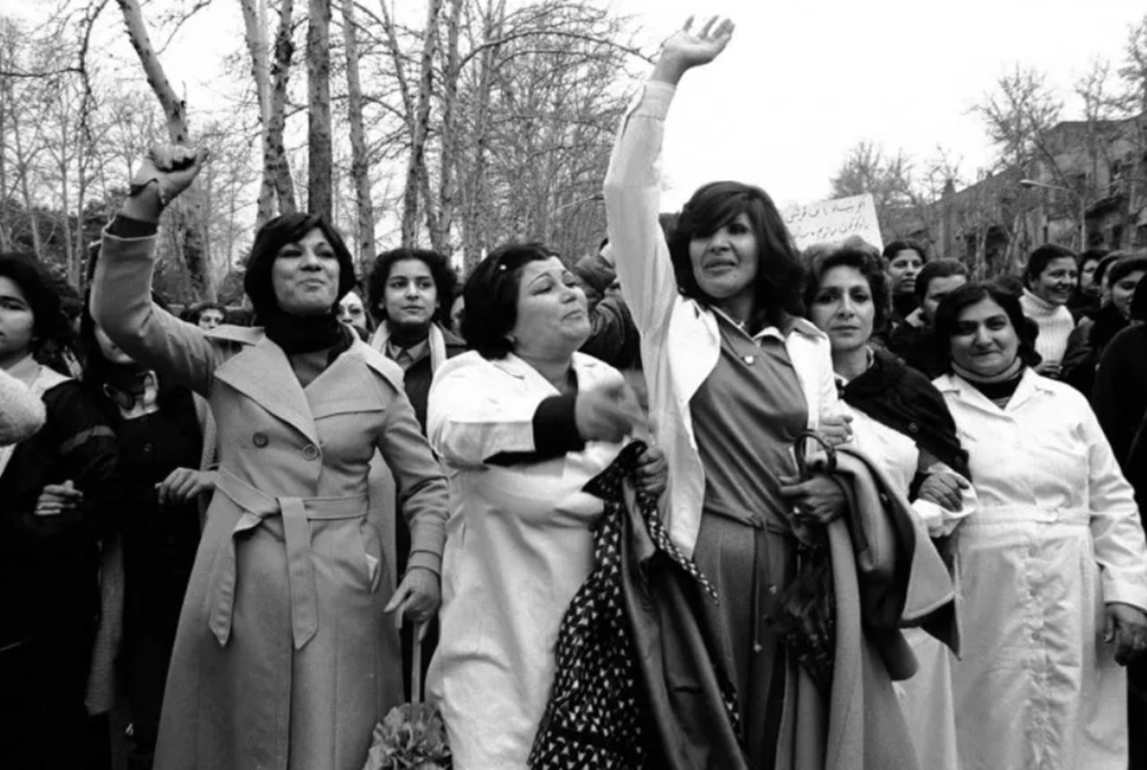 velo donne protestano contro il velo Iran 1979