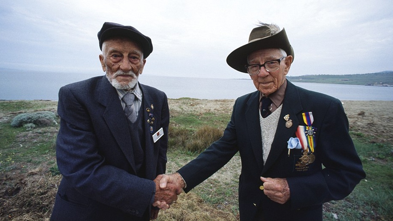 Foto del giorno: Gallipoli, 75 anni dopo
