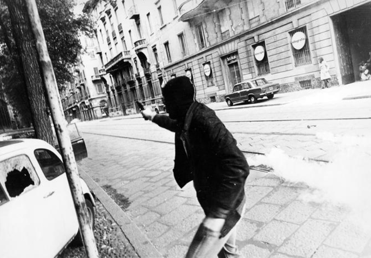 via De Amicis 14 maggio 1977 Milano