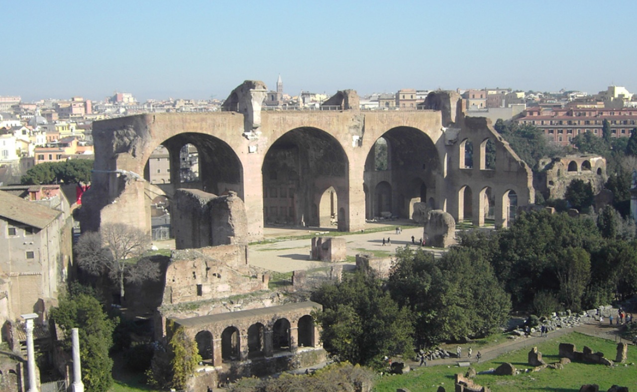 Basilica di Massenzio ripresa dall'alto
