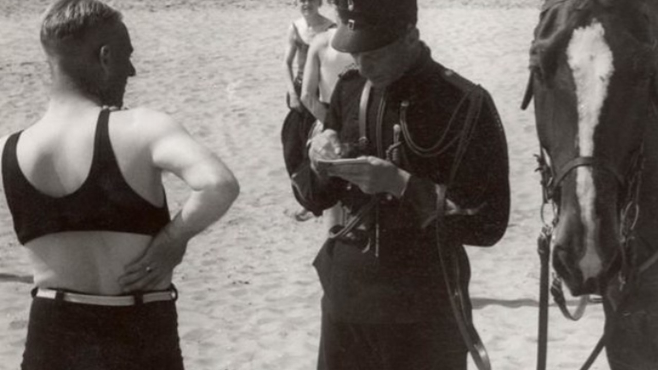 Foto del giorno: multato per indecenza
