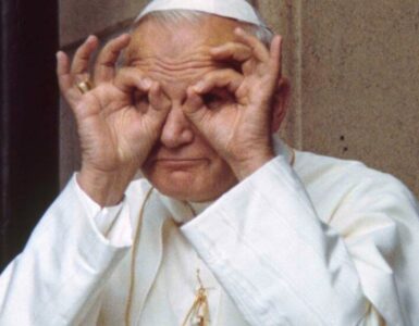 Foto del giorno: quel simpaticone del Papa