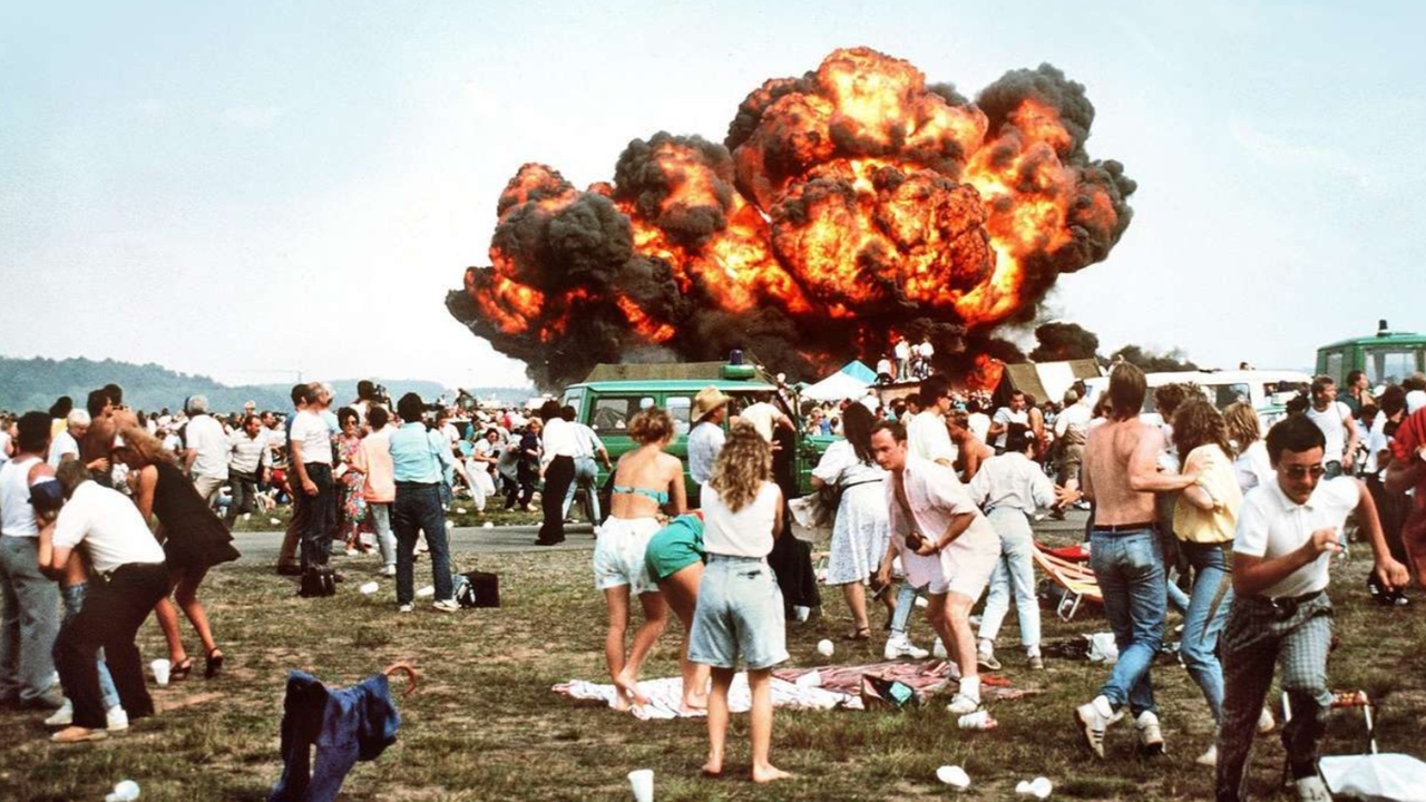 Foto del giorno: una triste giornata per le Frecce Tricolori