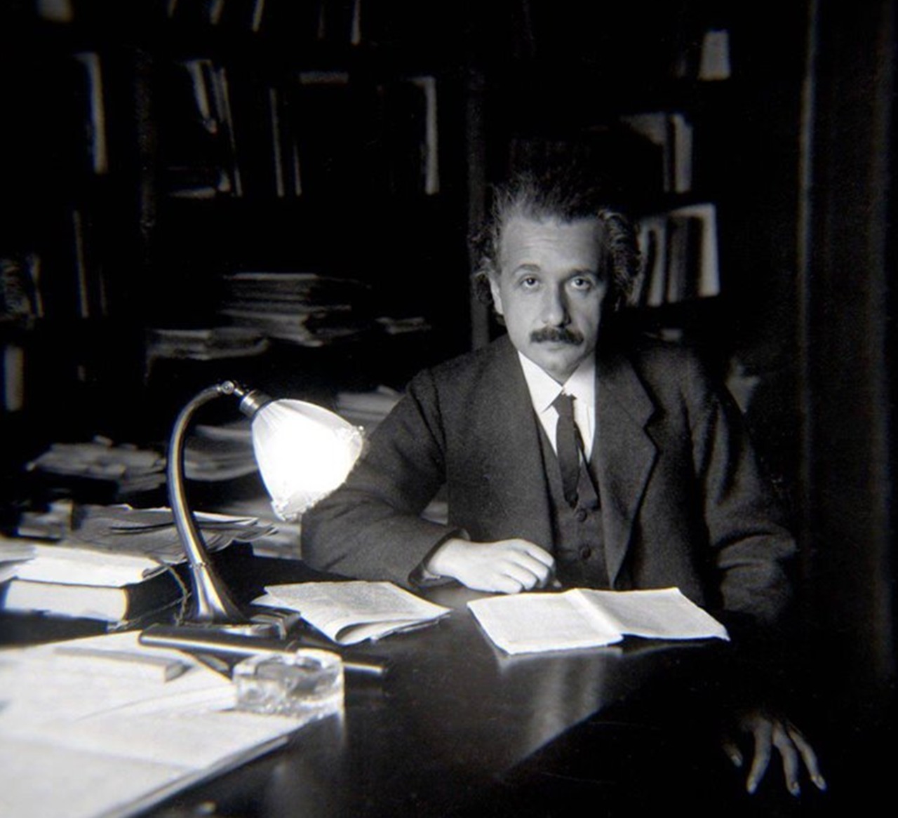Eclissi solari Einstein