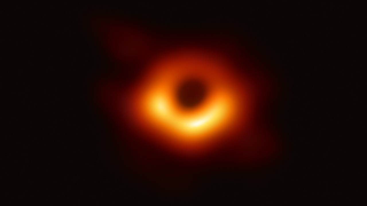 Foto del giorno: Che cos'è?! Il nulla, la prima immagine di un buco nero