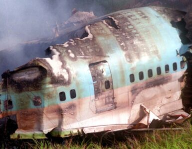 Foto del giorno: il volo Korean Air 801, o quel che ne restò...