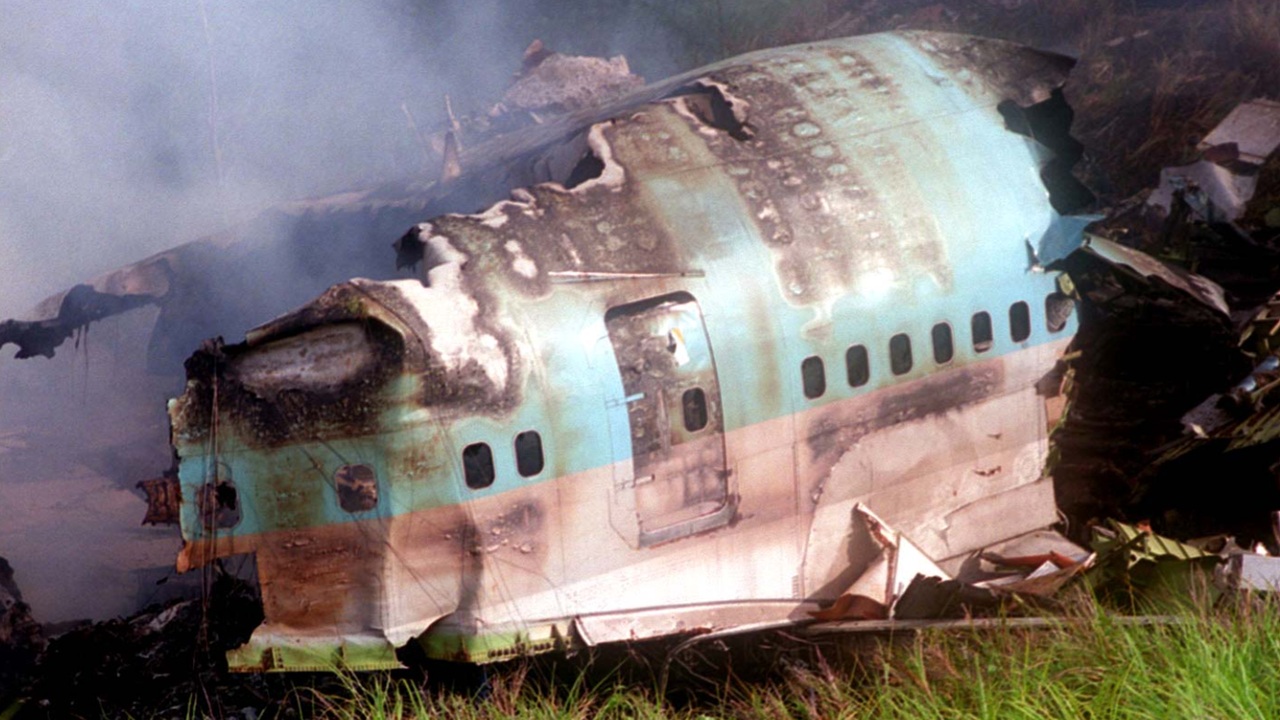 Foto del giorno: il volo Korean Air 801, o quel che ne restò...