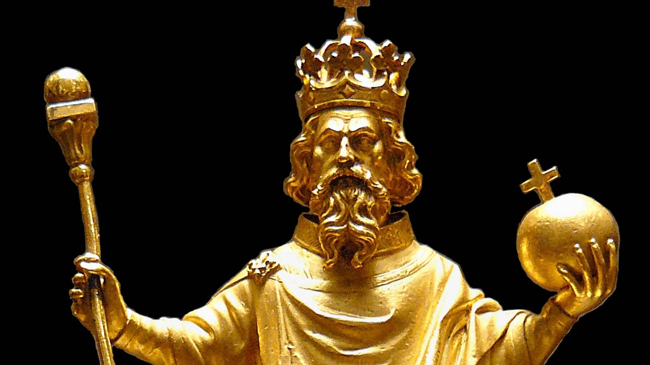 Le perplessità nel definire Carlo Magno un analfabeta