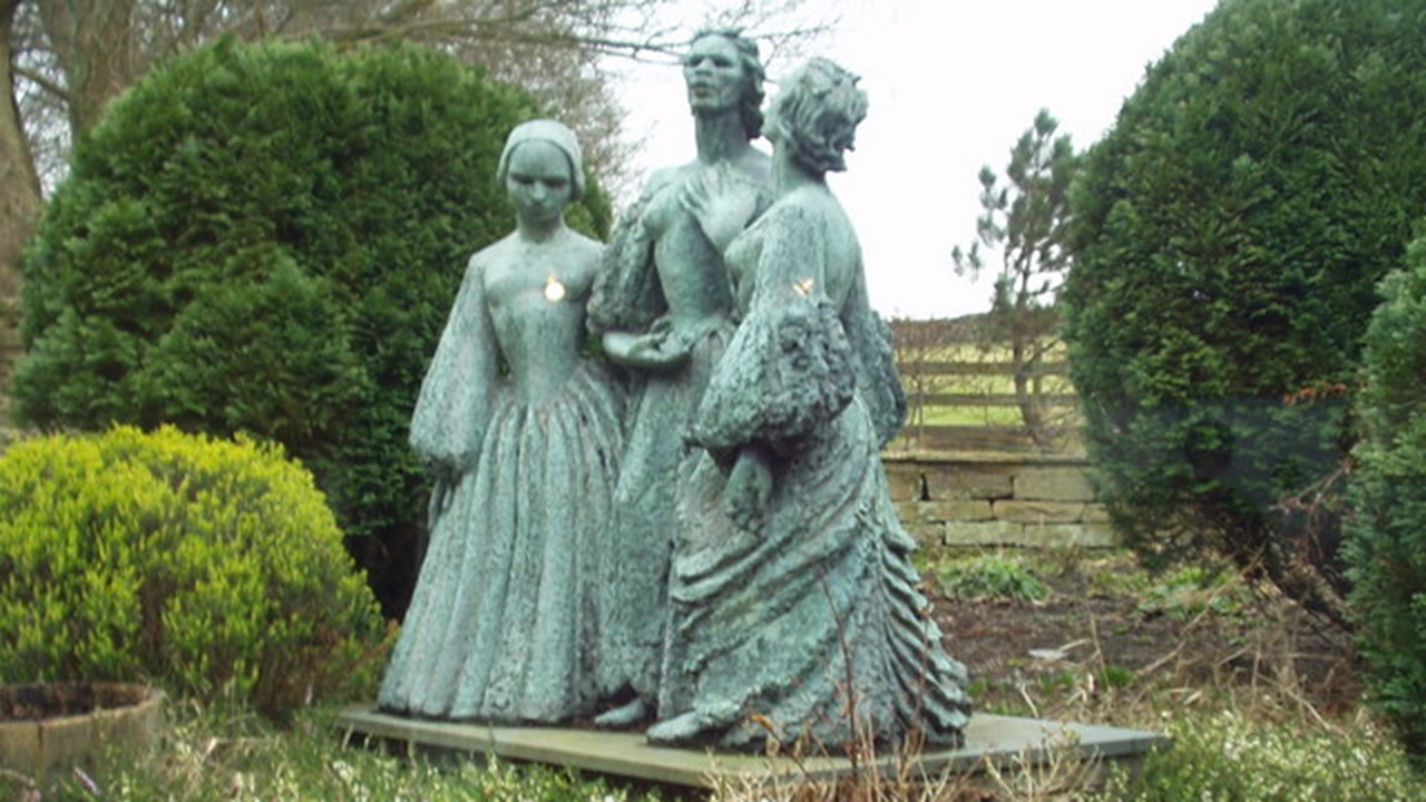 sorelle Bronte statua