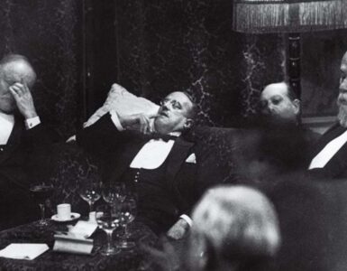Foto del giorno: Erich Salomon e il "dietro le quinte" del fotogiornalismo politico