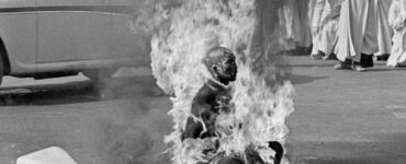 Foto del giorno: il monaco che brucia