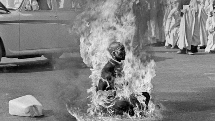 Foto del giorno: il monaco che brucia