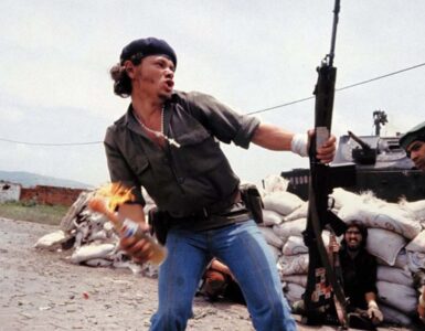 CFoto del giorno: l'uomo Molotov