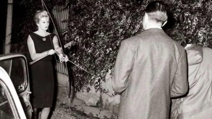 Foto del giorno: mai fare arrabbiare Anita Ekberg