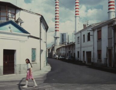 Foto del giorno: Ostiglia fra chiese, giovani e ciminiere
