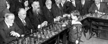 Foto del giorno: Samuel Reshevsky, 8 anni, prodigio degli scacchi