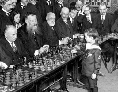 Foto del giorno: Samuel Reshevsky, 8 anni, prodigio degli scacchi