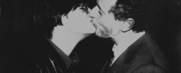 Foto del giorno: un bacio contro lo stigma dell'AIDS