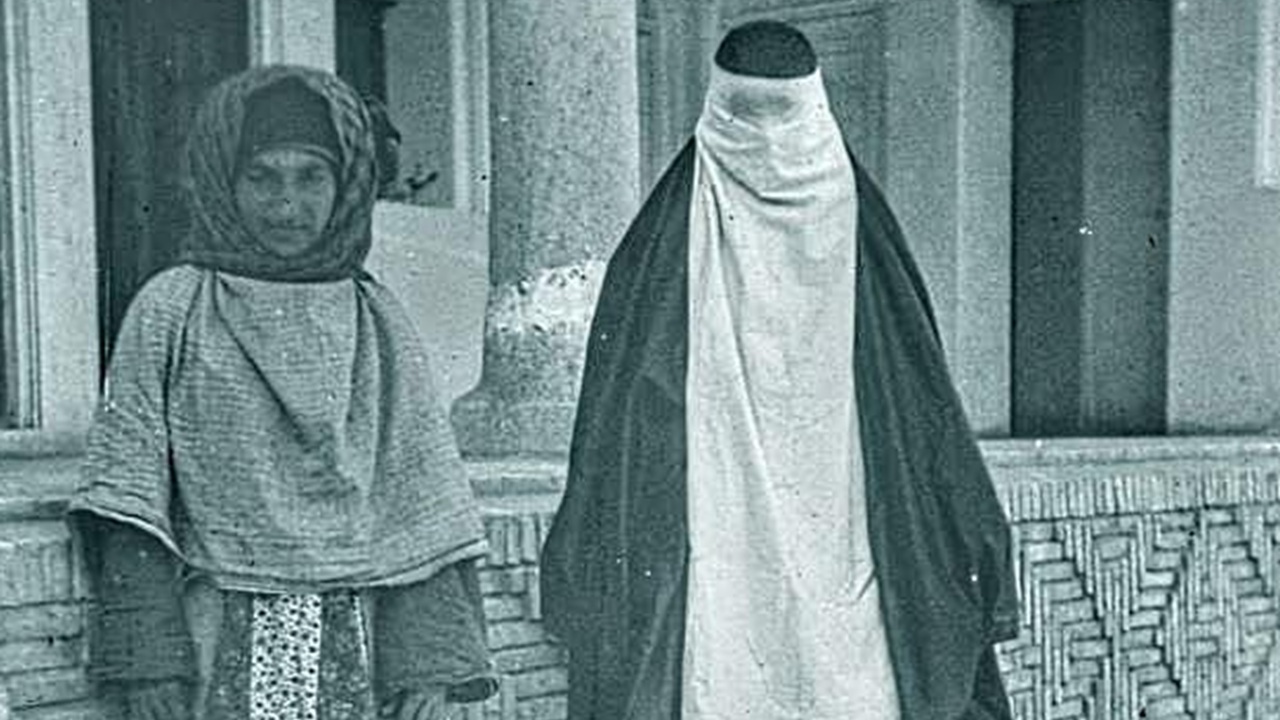 Gli Zoroastriani in Iran: uno strumento del colonialismo britannico nel XX secolo