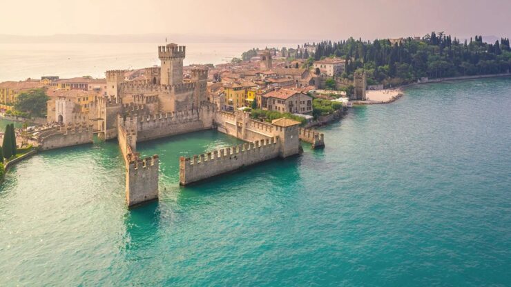 La storia del Castello Scaligero di Sirmione, perla del Garda