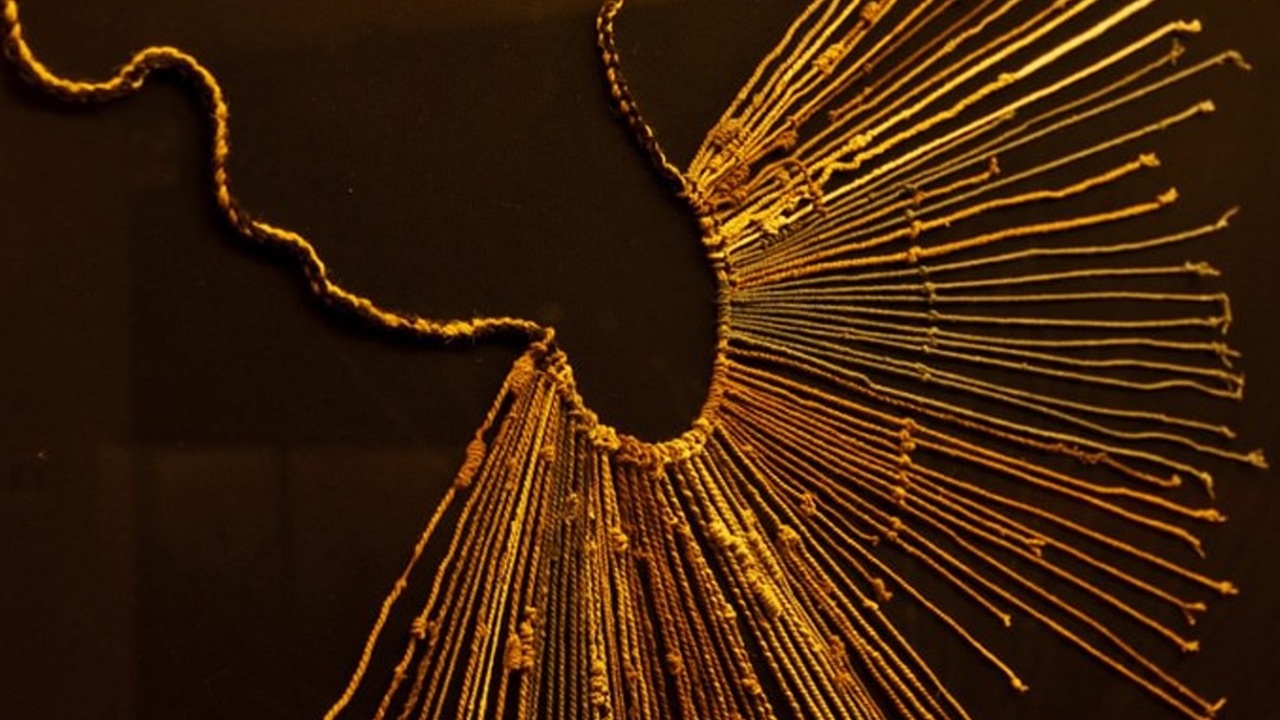 Quipu, il linguaggio dei nodi nel Perù precolombiano