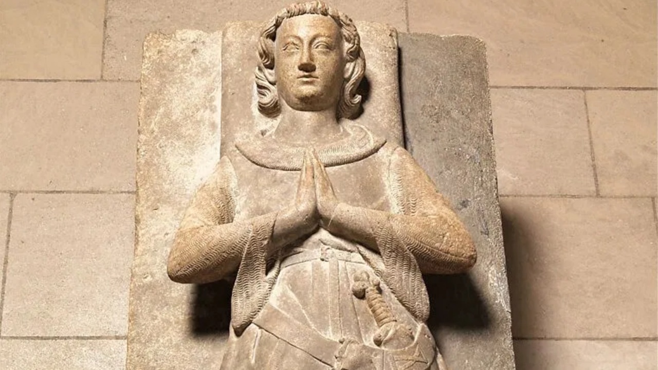 Una spada cinese nella tomba di un crociato francese? L'arcano del cavaliere d'Aluye