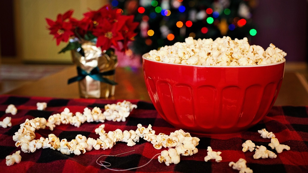 albero natale ghirlanda popcorn