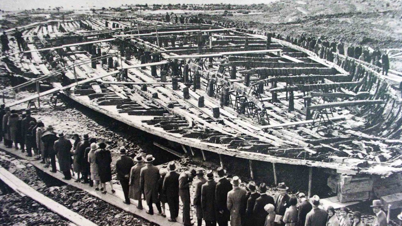 Foto del giorno: il colossale recupero delle navi di Nemi