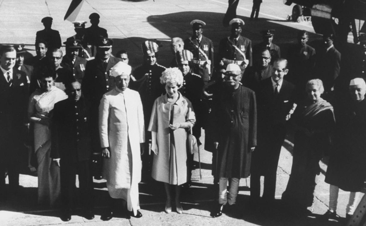 Elisabetta II accoglienza aeroporto Delhi