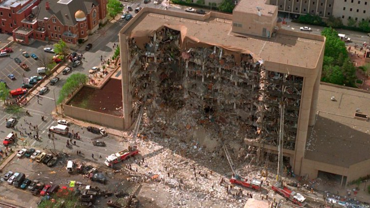 Foto del giorno: un palazzo sventrato e innumerevoli morti, l'11 Settembre, prima dell'11 Settembre a Oklahoma City