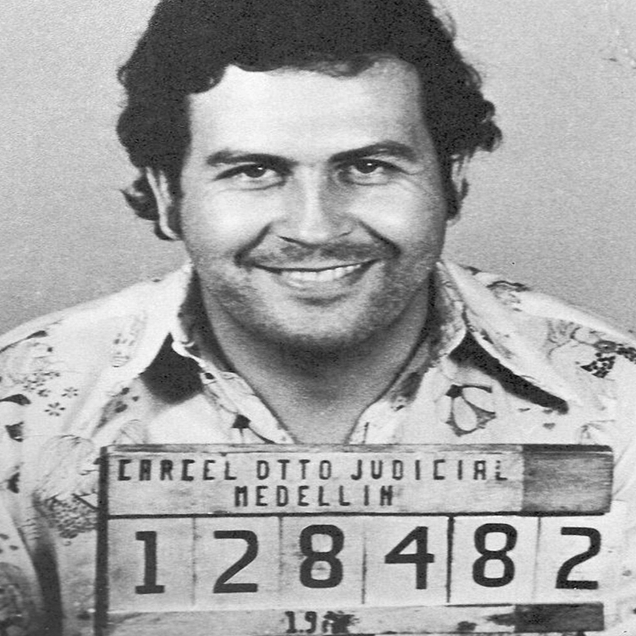 Bloque de búsqueda foto segnaletica Pablo Escobar
